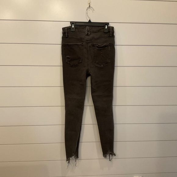 #0269 WOMEN’S GOOD AMERICAN SKINNY DISTRESSED DENIM JEANS SIZE: 6/28 - Picture 3 of 3